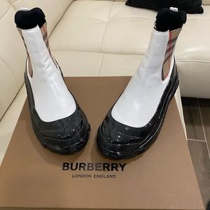 Burberry Hiking Boots - GH3 Story